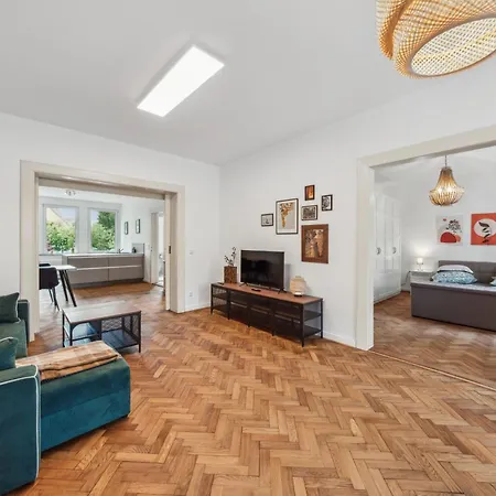 Stilvolles 3-zimmer-domizil Mit Hochwertiger Ebk Und Fischgraetparkett